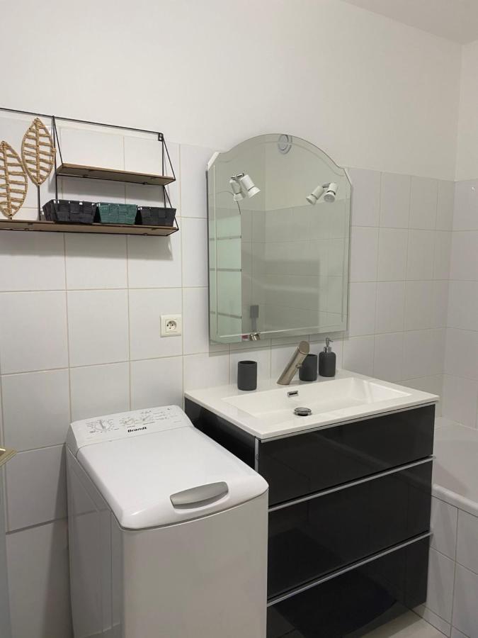 Parking Prive Gratuit, Balcon, 2 Chambres Clermont-Ferrand Exterior foto